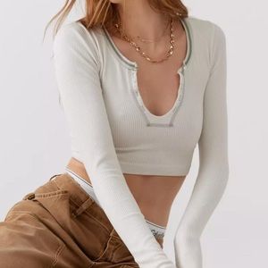 long sleeve urban outfitters go for gold top